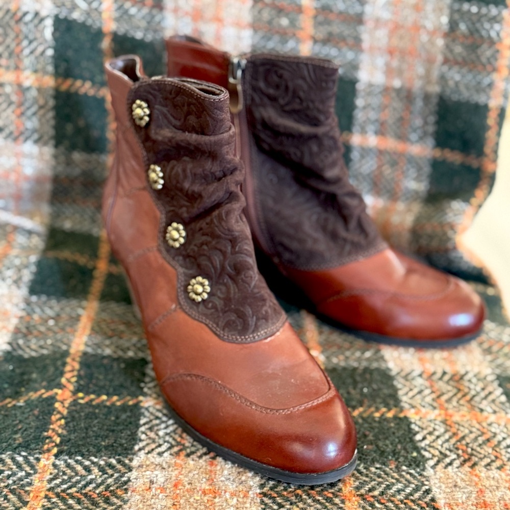 L’Atiste Leather Boots